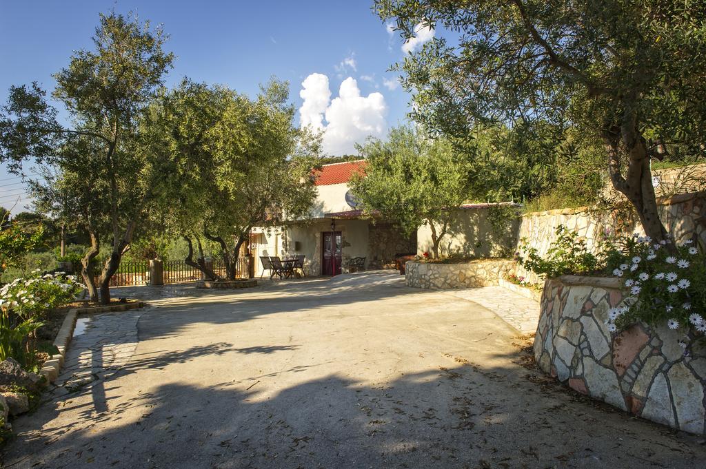 Hara'S View Villa Lassi  Exterior photo